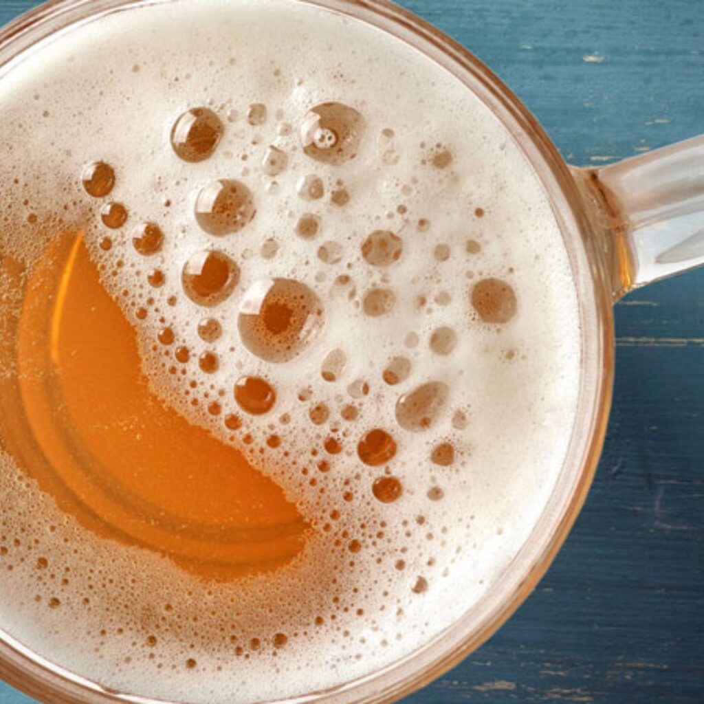 Foamy urine as one of the early symptoms of kidney problems