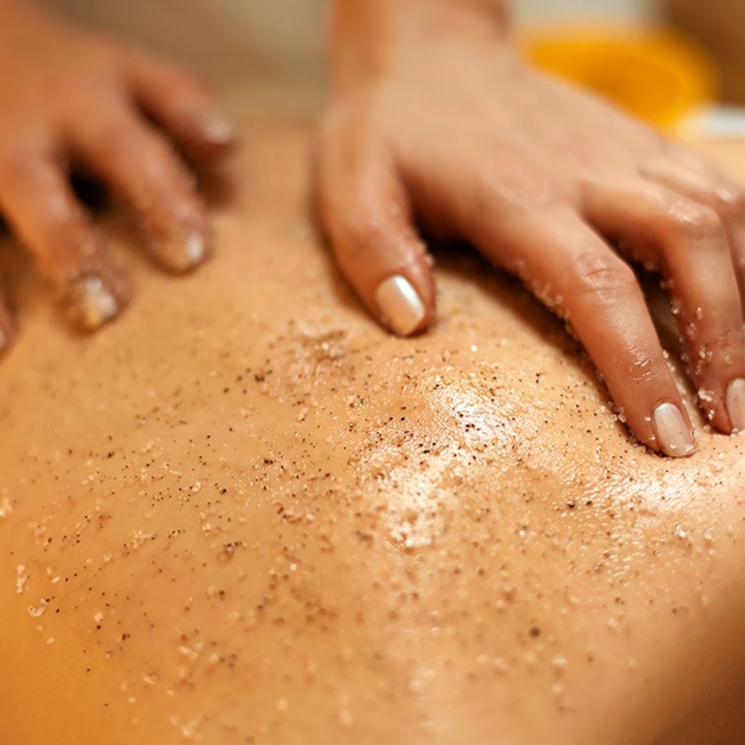 Utsadana therapy using herbal paste for gentle exfoliating body scrub massage and skin nourishment